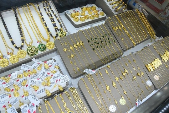 Giá vàng hôm nay 4/7: Duy trì ở mức đỉnh