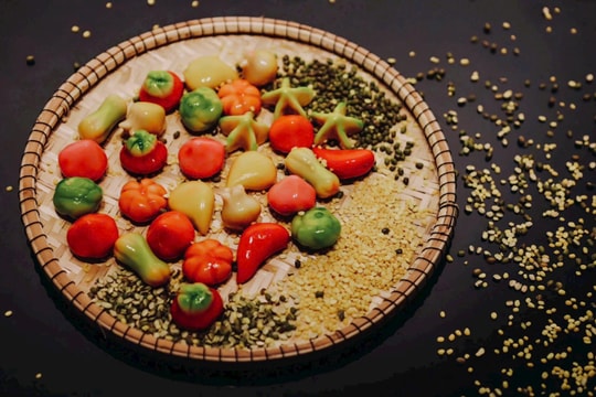 Giữ hồn cố đô qua chiếc bánh đậu xanh trái cây