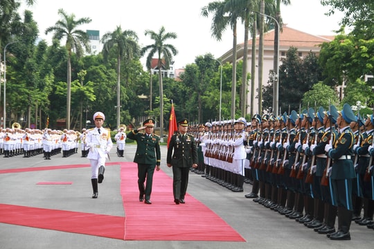 Tư lệnh Lực lượng Quốc phòng Thái Lan thăm chính thức Việt Nam