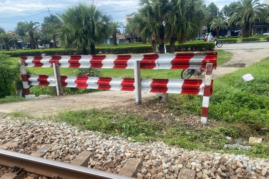 Huế: Rào đóng thêm 5 lối đi tự mở qua đường sắt