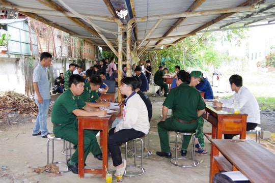 Tây Ninh tiếp nhận 38 công dân Việt Nam từ Campuchia
