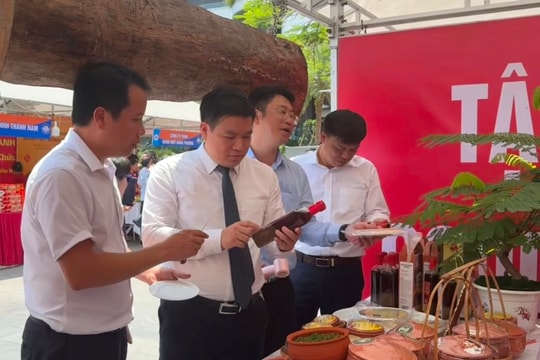 Khai mạc Hội chợ giới thiệu sản phẩm truyền thống và ẩm thực Hải Phòng