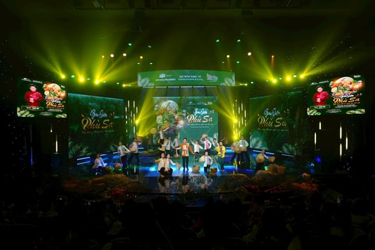 Nhóm sinh viên làm chương trình nghệ thuật, mời hàng chục nghệ sĩ tham gia