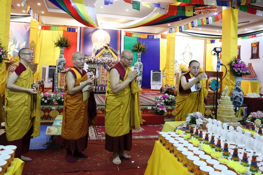 Chùa Pháp Vân tổ chức Pháp hội Phật Đảnh, đón đoàn Phật giáo Nepal