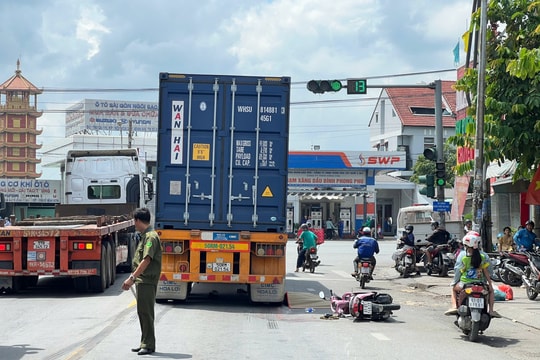 TPHCM: Người phụ nữ bị xe container cán tử vong