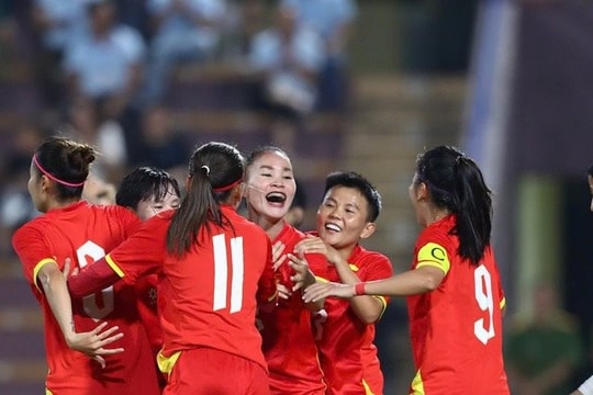 Cầu thủ bóng đá nữ nhập tịch, tại sao không?