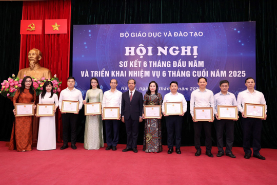 Ngành Giáo dục 2025: Vượt qua kỳ thi kép, đón “luồng gió mới” từ Luật Nhà giáo