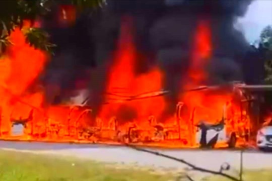 Cháy lớn thiêu rụi nhiều tài sản