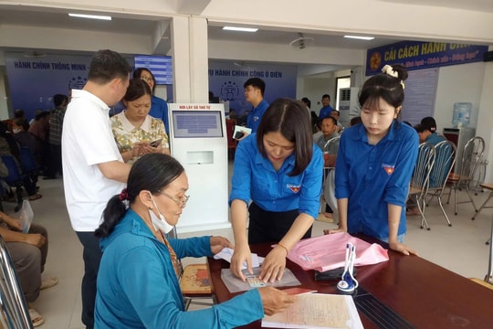 Đội hình "Áo xanh hỗ trợ vận hành mô hình chính quyền địa phương hai cấp" xã Ô Diên phát huy tinh thần xung kích