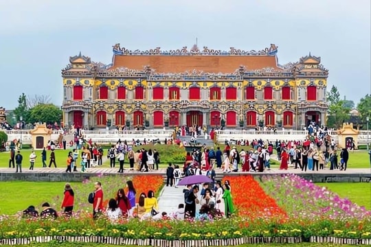 Du lịch Huế bứt phá mạnh mẽ trong nửa đầu năm 2025