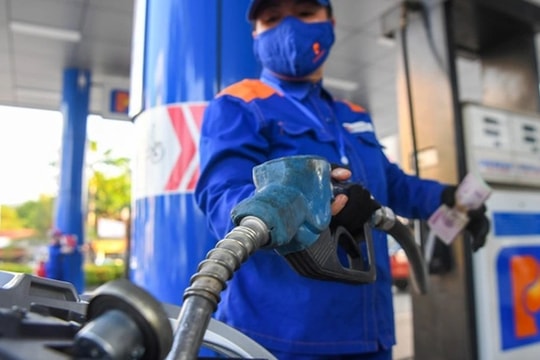 Đề xuất tiếp tục giảm thuế bảo vệ môi trường với xăng dầu đến hết năm 2026