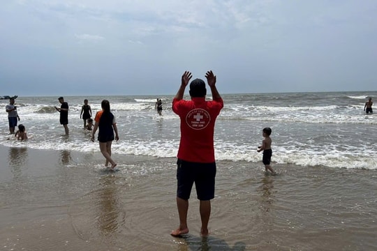 Tìm thấy nạn nhân mất tích khi tắm biển Sầm Sơn