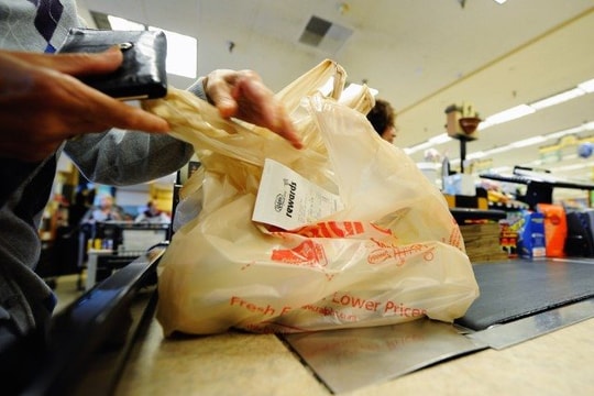 Hà Nội triển khai lộ trình cấm nhựa dùng một lần: Từng bước loại bỏ từ sản xuất đến tiêu dùng