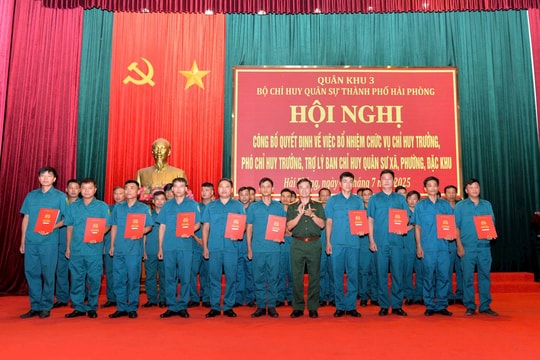 Hải Phòng công bố quyết định bổ nhiệm  cán bộ Ban chỉ huy quân sự cấp xã