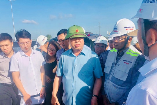 Bộ trưởng Bộ Xây dựng kiểm tra tiến độ Vành đai 3 TP.HCM