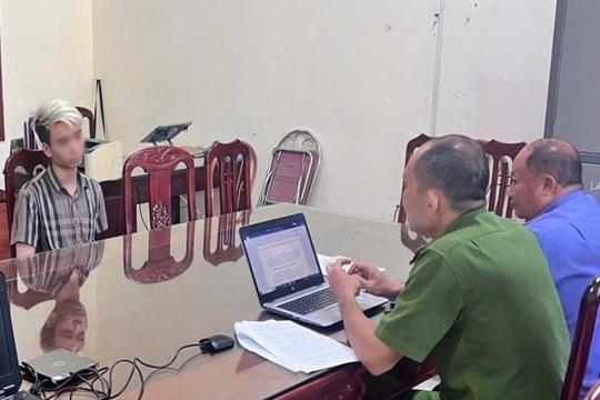 Bắt đối tượng mua bán “cỏ Mỹ”