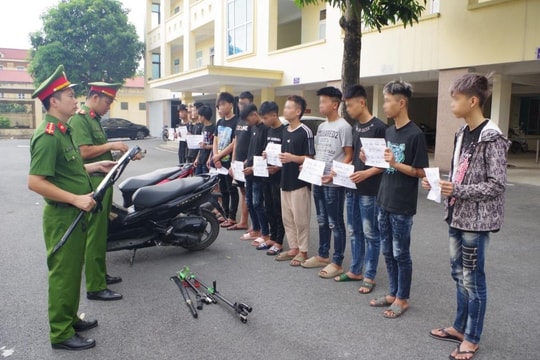 Tạm giữ hình sự 11 thanh, thiếu niên gây rối trật tự công cộng