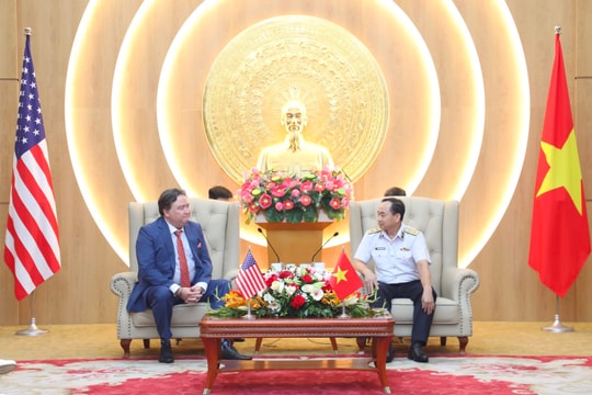 Đại sứ Mỹ đánh giá cao sự lớn mạnh của Hải quân Việt Nam