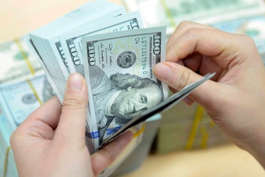 Tỷ giá USD ngày 16/7: USD trong nước tăng mạnh