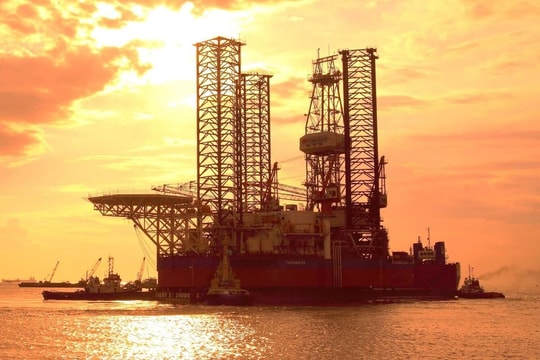 Giá xăng dầu ngày 16/7: Giảm thêm gần 1%