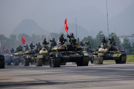 Tổng hợp luyện các lực lượng vũ trang tham gia diễu binh, diễu hành A80