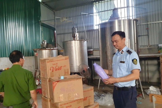Hưng Yên: Phạt gần 200 triệu đồng doanh nghiệp sản xuất hàng giả