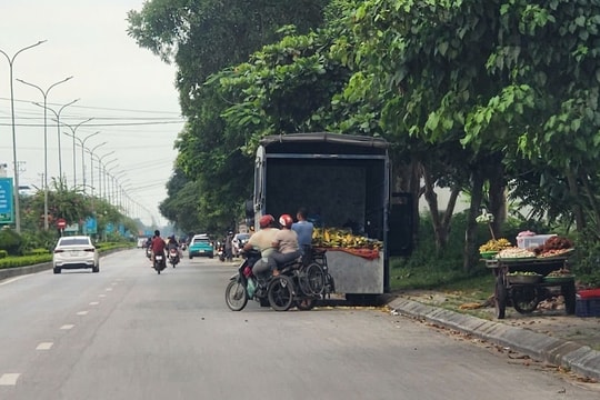 Xử lý chợ cóc dọc Quốc lộ 47 qua khu công nghiệp Lễ Môn