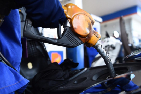 Giá xăng dầu ngày 28/10: Giảm nhẹ