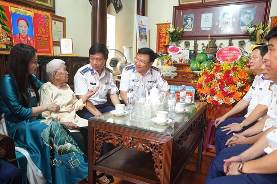 Cảnh sát biển tri ân Mẹ Việt Nam Anh hùng, tưởng niệm các liệt sĩ tại Hải Phòng