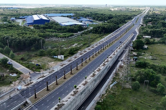 Đường cứu hộ, cứu nạn Phong Điền – Điền Lộc hơn 777 tỷ đồng hiện ra sao?