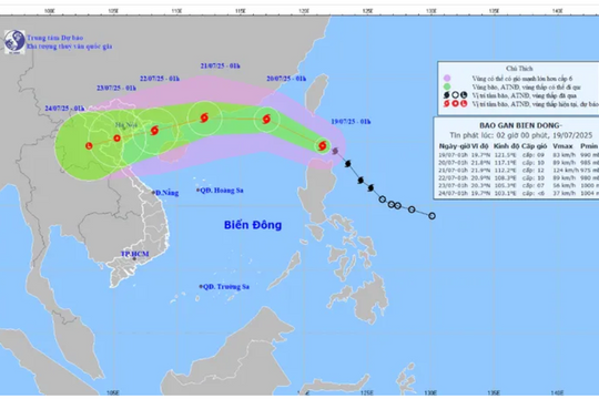 Bão Wipha mạnh lên khi vào Biển Đông
