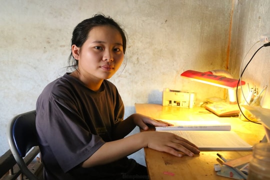 Thủ khoa trường làng và nỗi lo gác lại giấc mơ