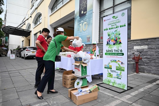 SeABank tổ chức “Ngày hội đổi rác lấy quà” - Lan tỏa lối sống xanh vì Hà Nội sạch đẹp