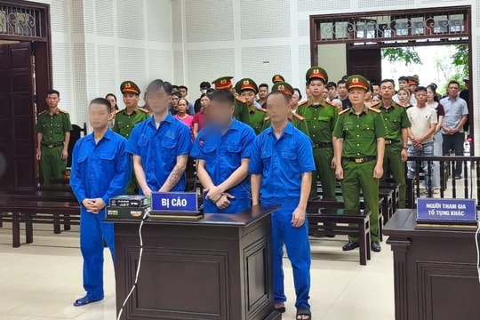 Năm bị cáo trong đường dây mua bán trái phép chất ma túy lĩnh án