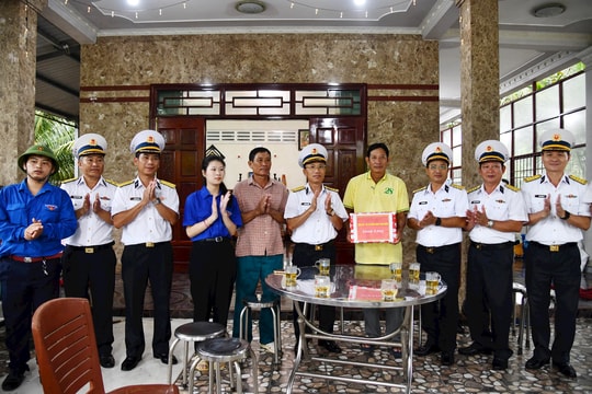 Bộ Tư lệnh Vùng 5 Hải quân tri ân các gia đình chính sách