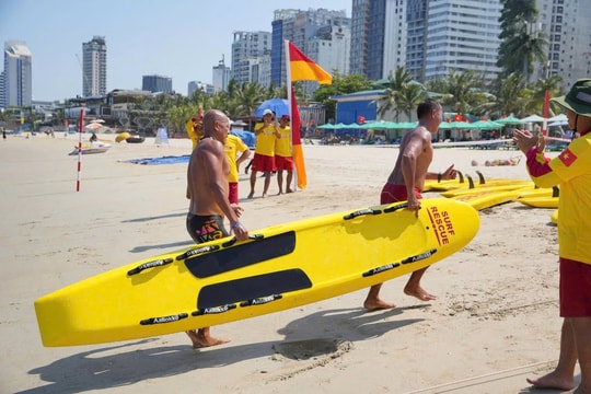 Đà Nẵng giới hạn khung giờ chèo SUP để đảm bảo an toàn