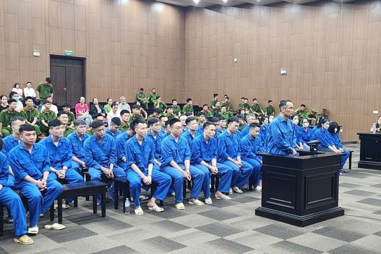 Xét xử băng nhóm đòi nợ bằng cách cắt ghép hình ảnh để bôi nhọ