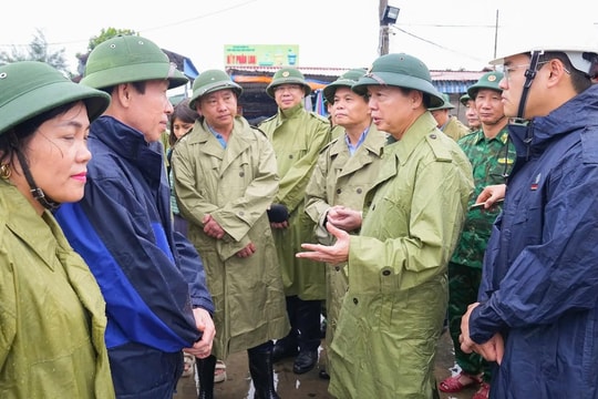Phó Thủ tướng Trần Hồng Hà kiểm tra, chỉ đạo phòng, chống bão tại Hải Phòng