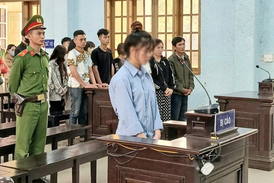 Cô gái đâm chết người vì mâu thuẫn trên mạng xã hội