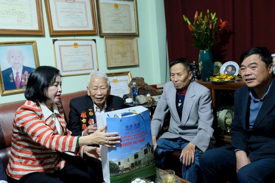 Phó Chủ tịch Quốc hội Nguyễn Thị Thanh thăm người có công, gia đình chính sách ở Lâm Đồng