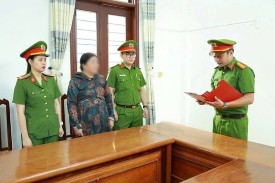 Lừa vay tiền để đánh bạc, một phụ nữ ở Quảng Trị bị bắt tạm giam