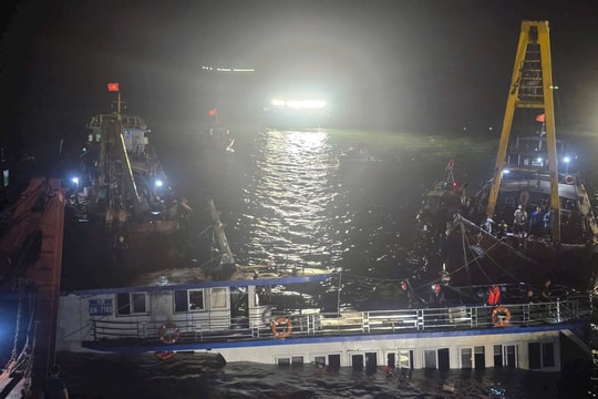 Vụ lật tàu du lịch ở Hạ Long: Tìm thấy thêm một thi thể nam