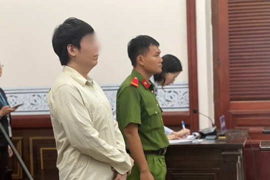 Trộm của bạn 100.000 USD để đánh bạc