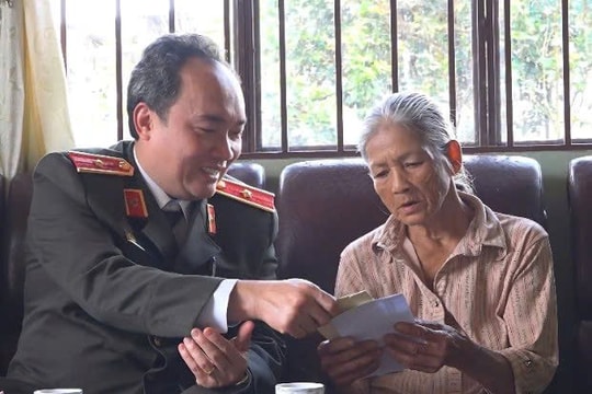 Tri ân các gia đình chính sách nhân dịp kỷ niệm 78 năm Ngày Thương binh - Liệt sĩ