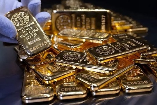 Giá vàng hôm nay 24/7: Quay đầu "trượt dốc"