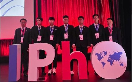 Việt Nam giành năm huy chương tại Olympic Vật lý Quốc tế 2025