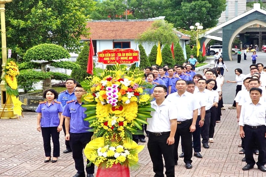 TAND khu vực 1 - Nghệ An dâng hương tưởng niệm các Anh hùng liệt sĩ
