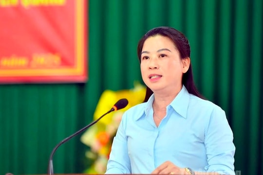 Phó Bí thư Thường trực Tỉnh ủy Tuyên Quang tiếp xúc cử tri xã Yên Phú