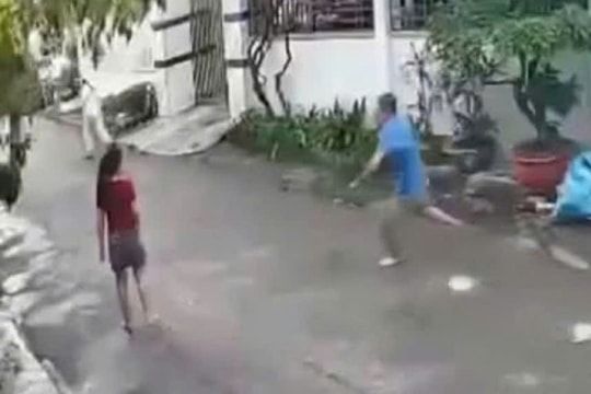 Điều tra vụ bố dùng dao chém con gái