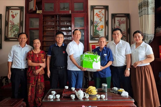 TAND khu vực 1 - Quảng Ninh thăm, tặng quà gia đình cán bộ là con thương binh